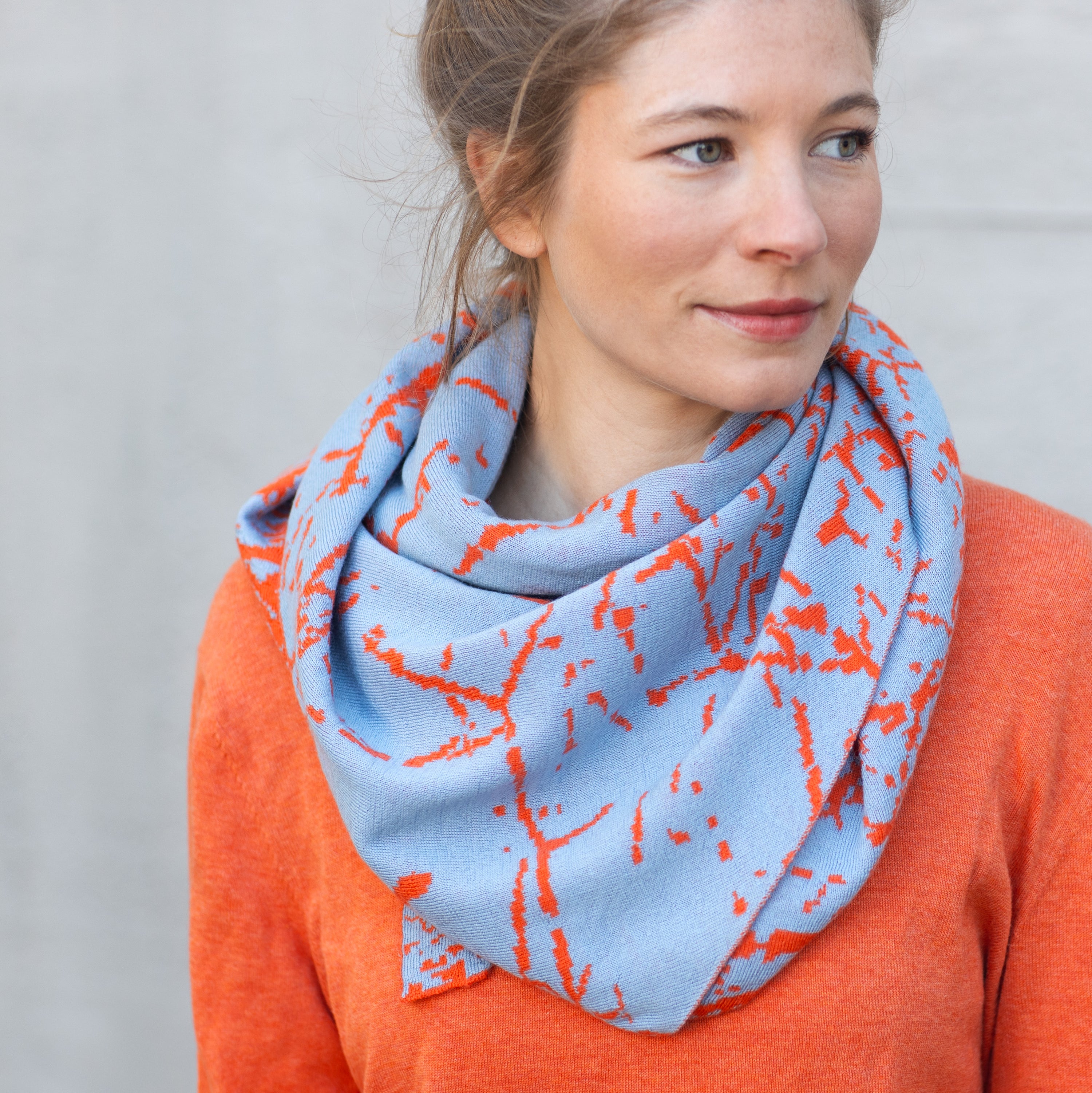 LAUNAEA Dreieckschal, orange–hellblau