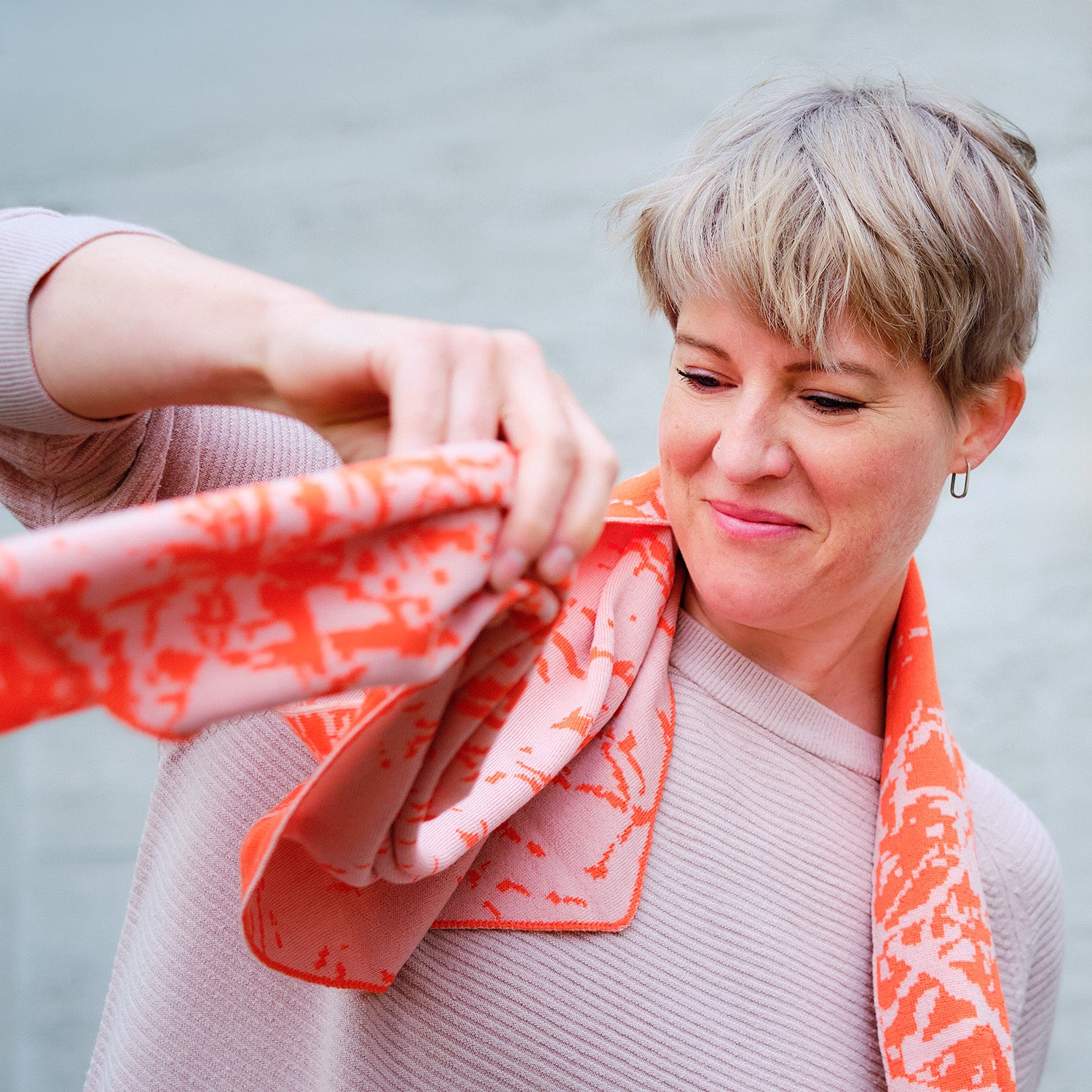 LAUNAEA Dreieckschal, rosa–orange